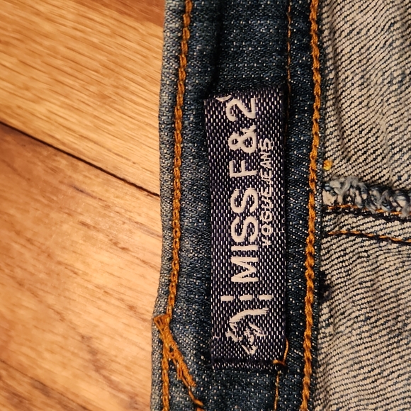 Skirt - Picture 2 of 4